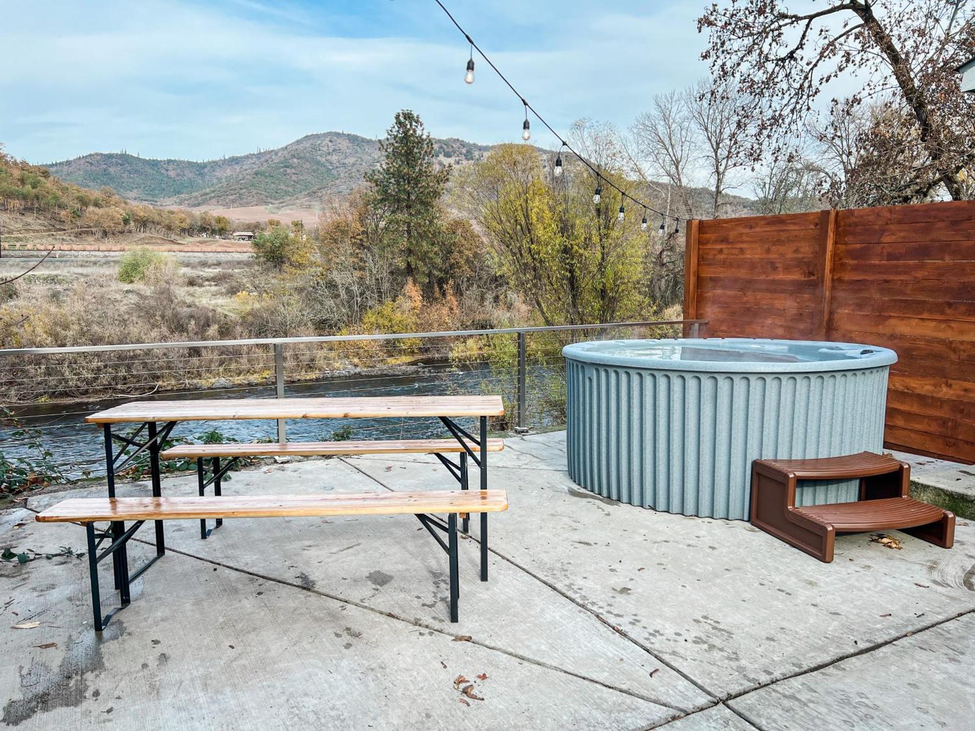 Waterfront River Apartments Rogue River ภายนอก รูปภาพ